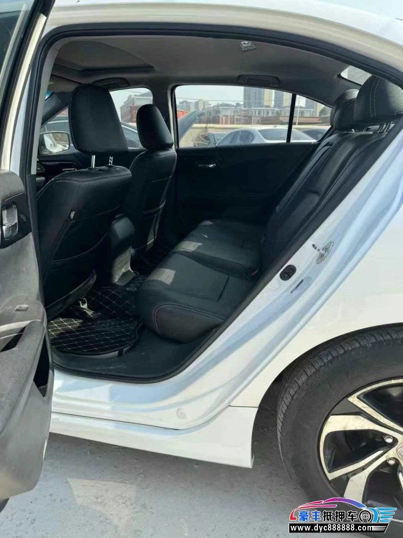 17年本田雅阁轿车抵押车出售