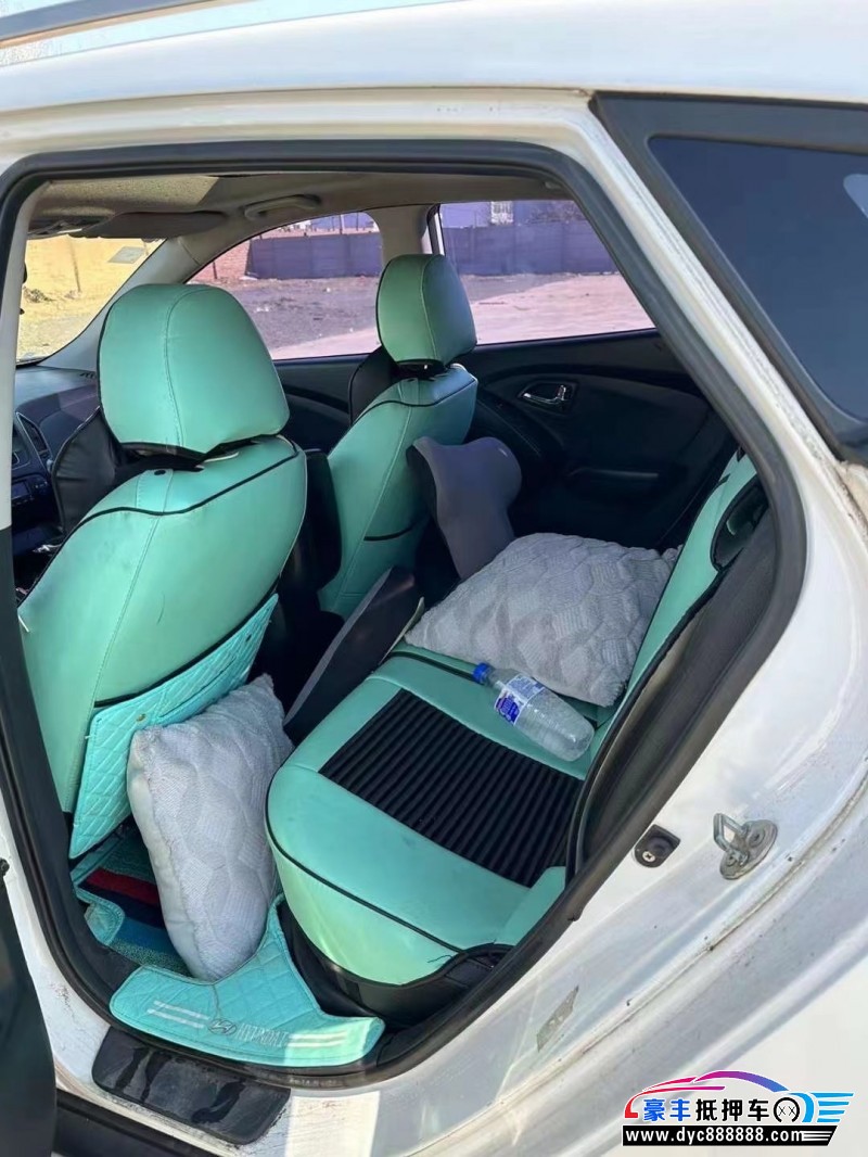 13年现代ix35轿车抵押车出售