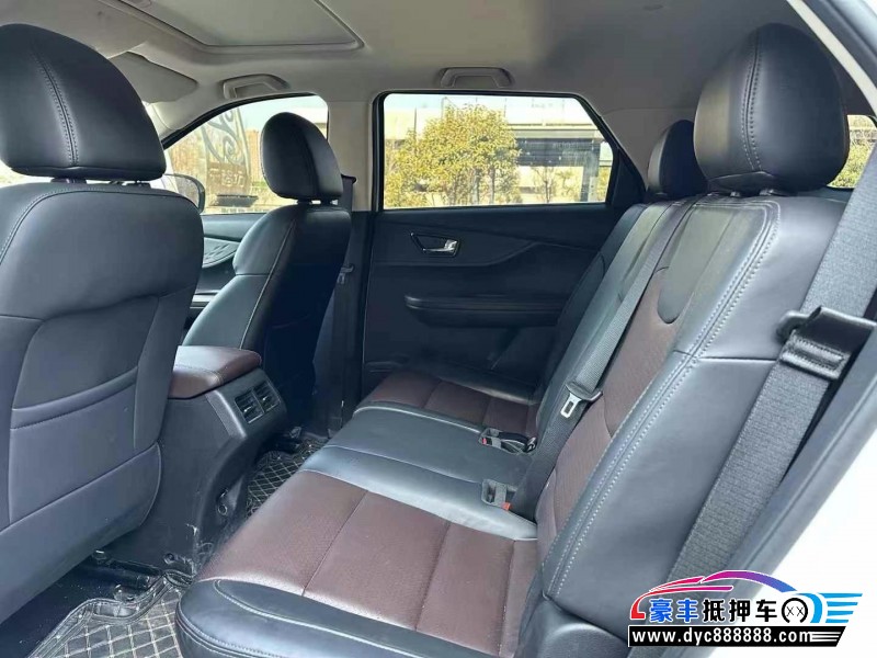 22年东风风光560轿车抵押车出售