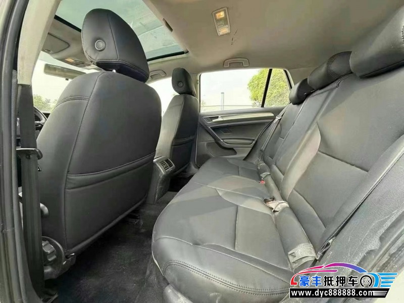 15年大众高尔夫轿车抵押车出售