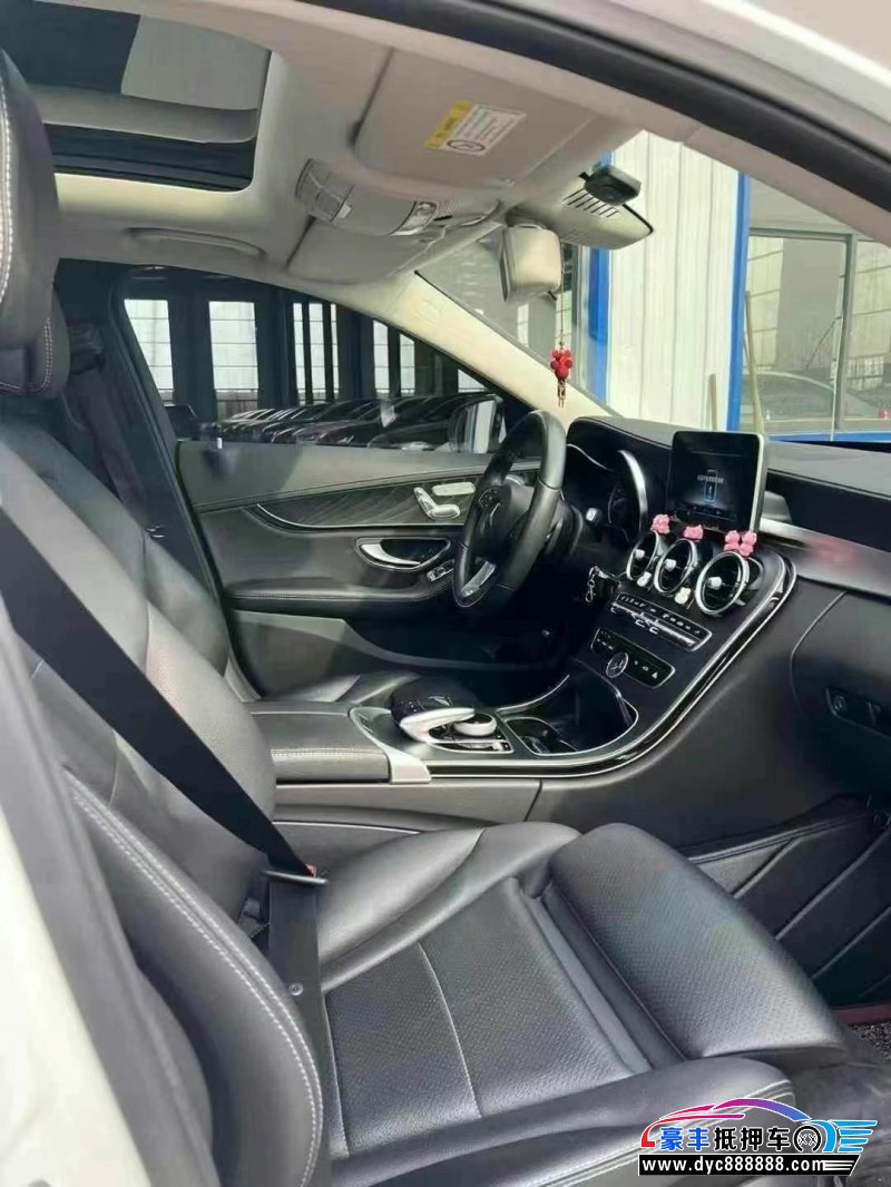 18年奔驰C轿车抵押车出售