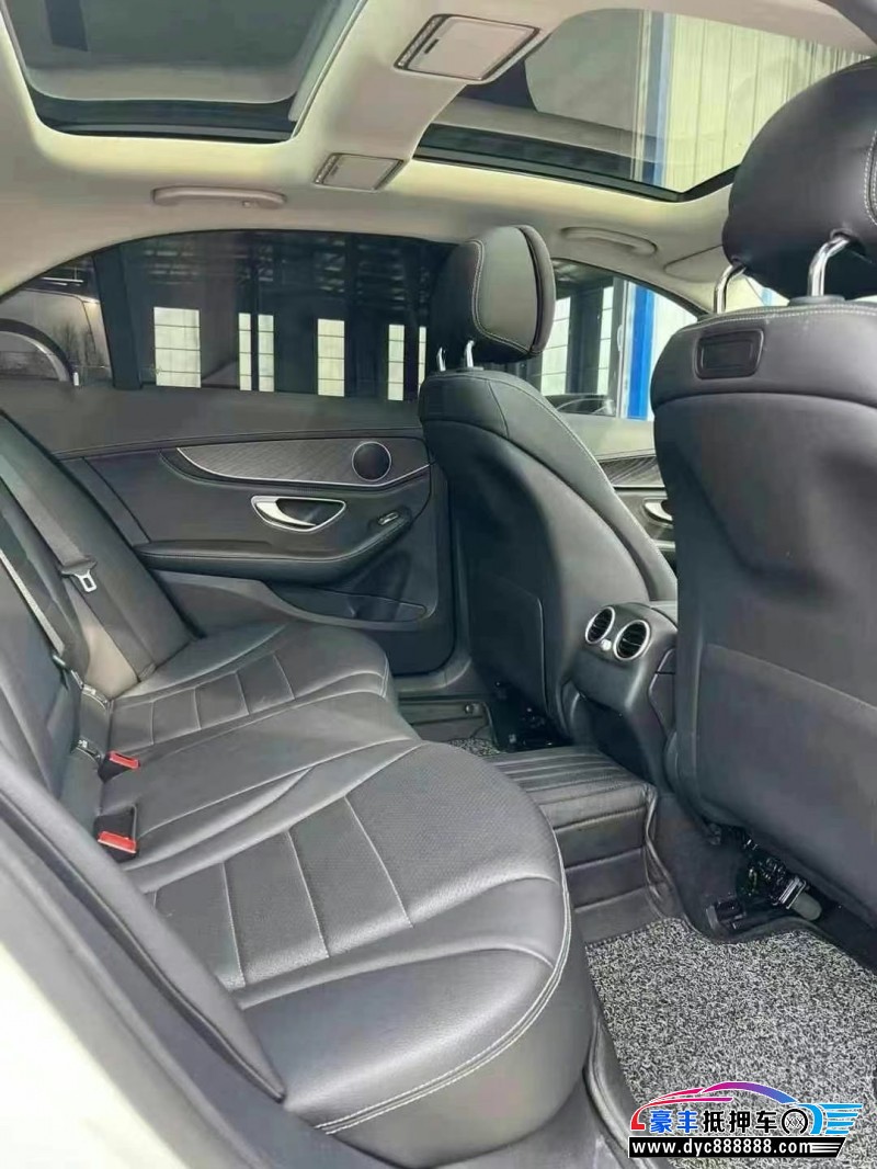 18年奔驰C轿车抵押车出售