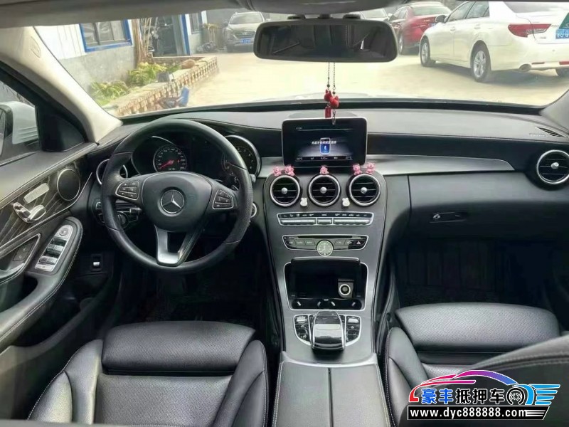 18年奔驰C轿车抵押车出售