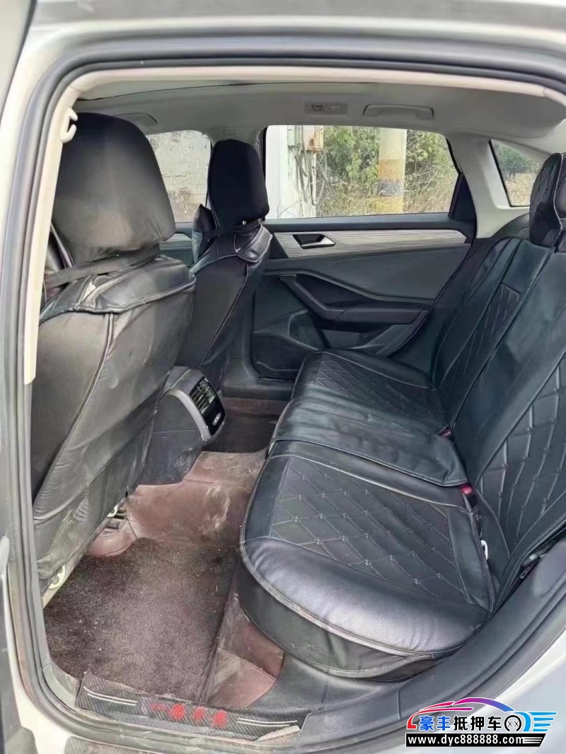 22年大众速腾轿车抵押车出售