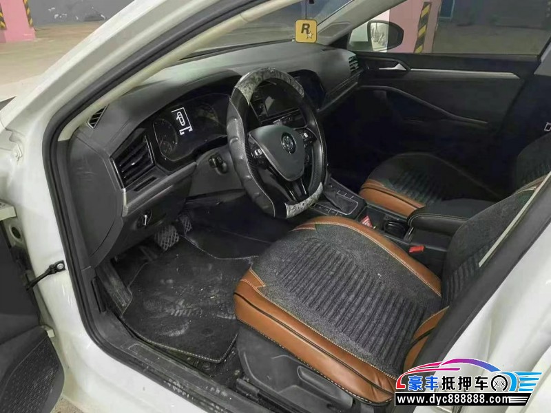 20年大众速腾轿车抵押车出售