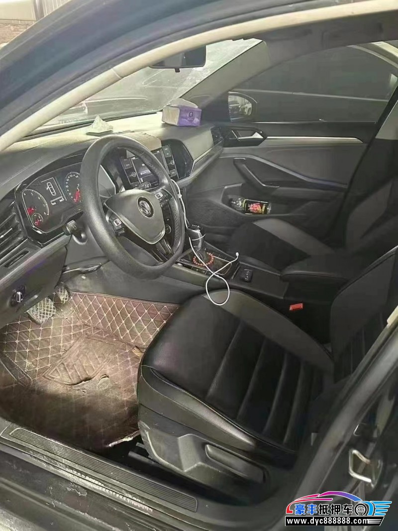 20年大众速腾轿车抵押车出售