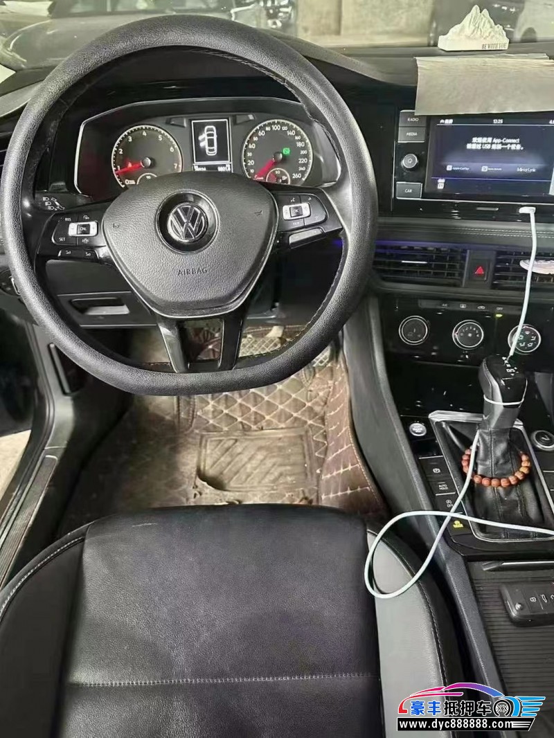 20年大众速腾轿车抵押车出售