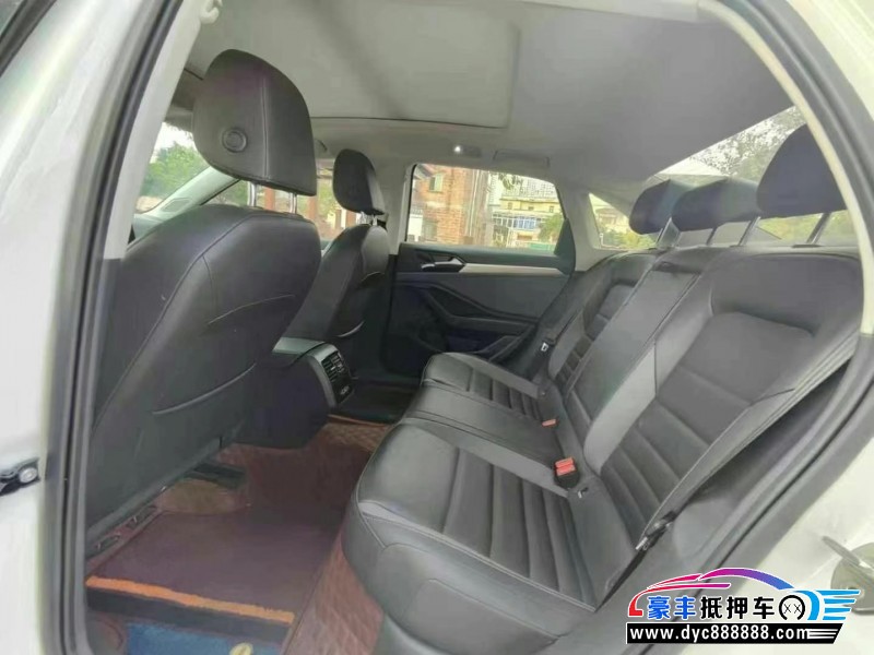 20年大众速腾轿车抵押车出售