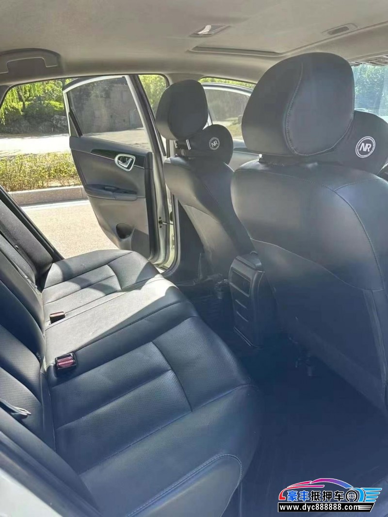 20年日产轩逸轿车抵押车出售