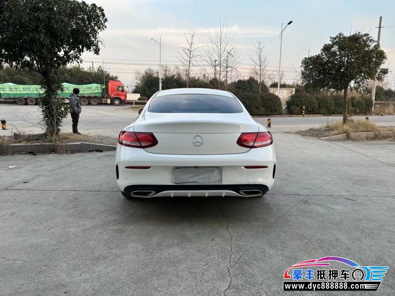 18年奔驰C轿车抵押车出售