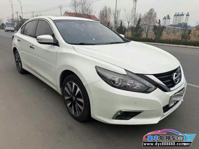 17年日产天籁轿车抵押车出售