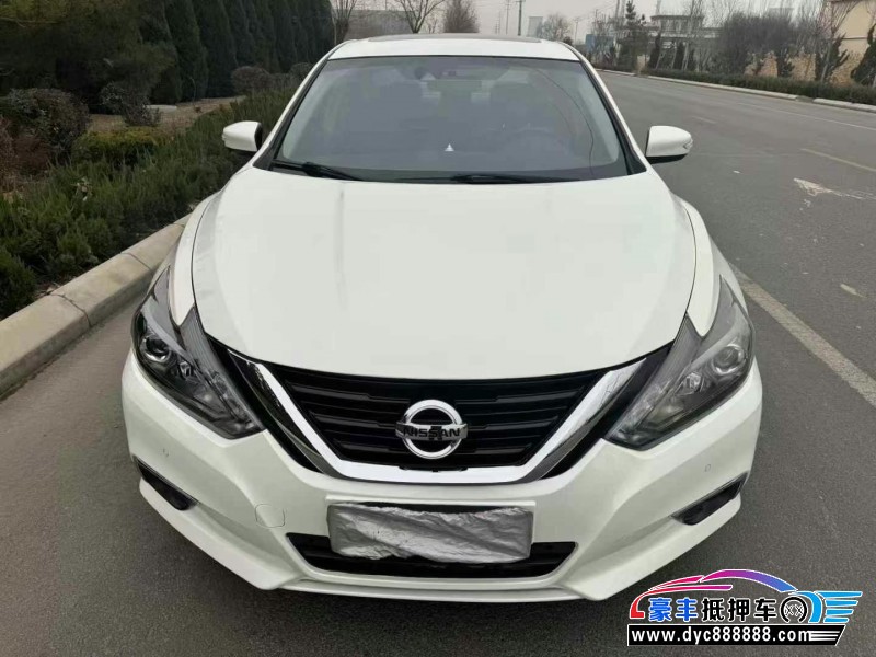 17年日产天籁轿车抵押车出售