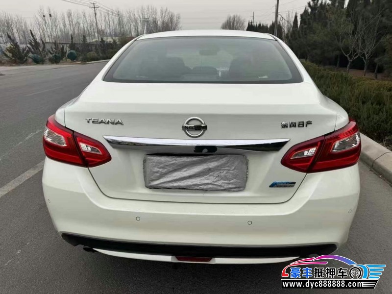 17年日产天籁轿车抵押车出售