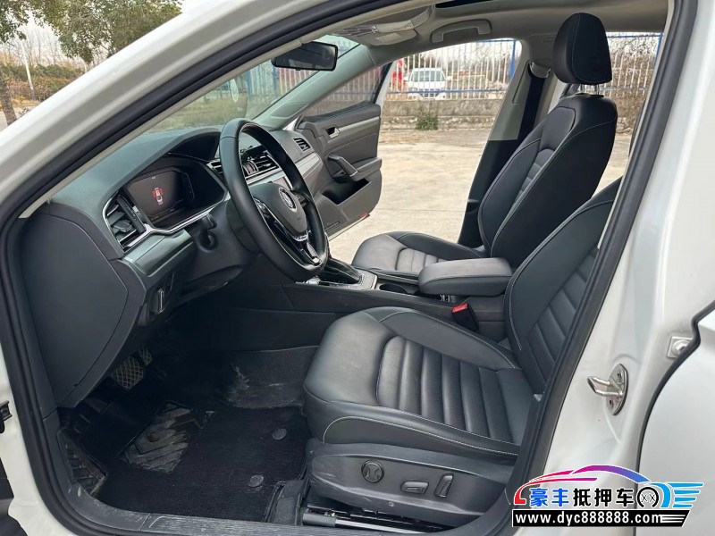 22年大众凌渡轿车抵押车出售