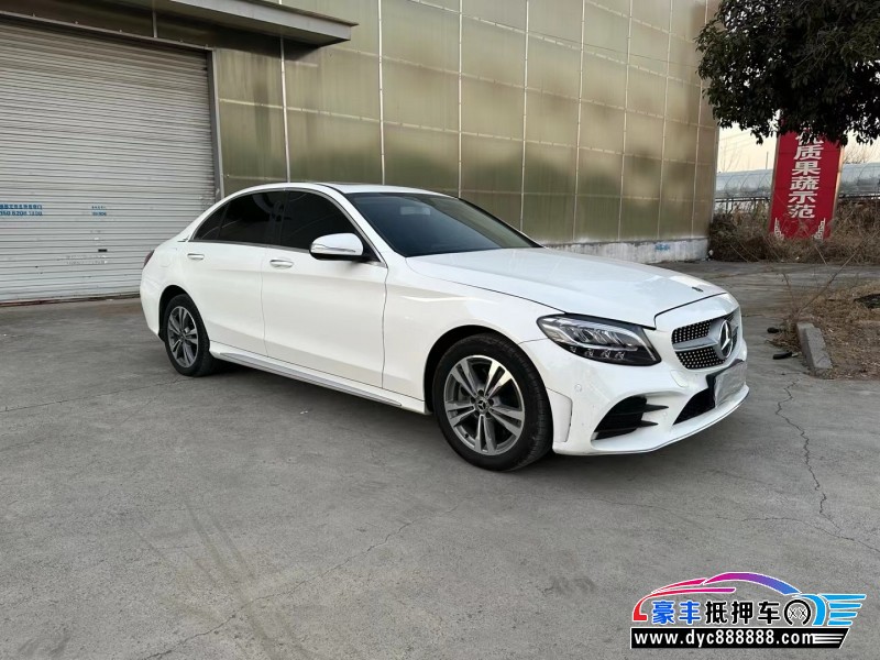 19年奔驰C轿车抵押车出售