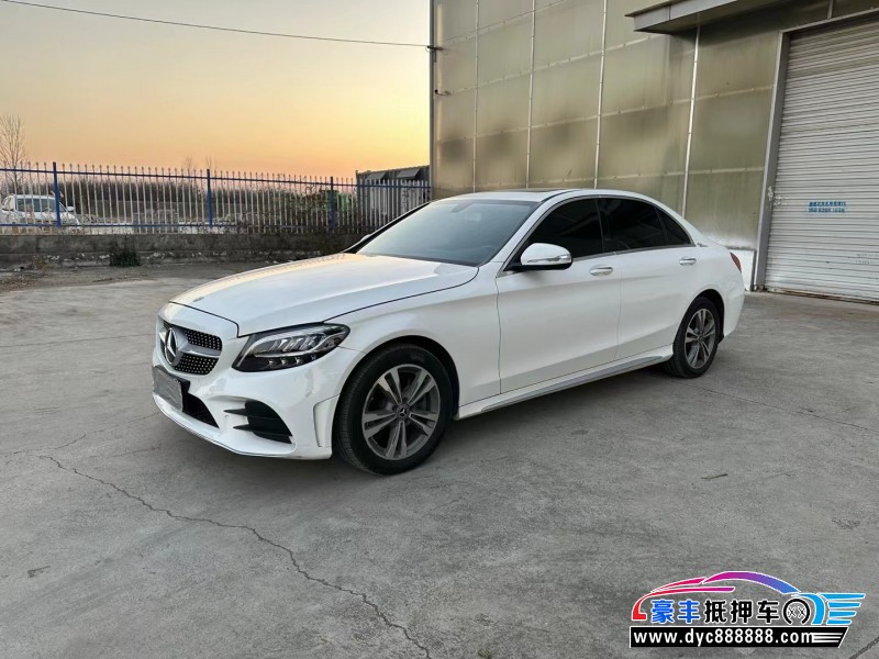 19年奔驰C轿车抵押车出售