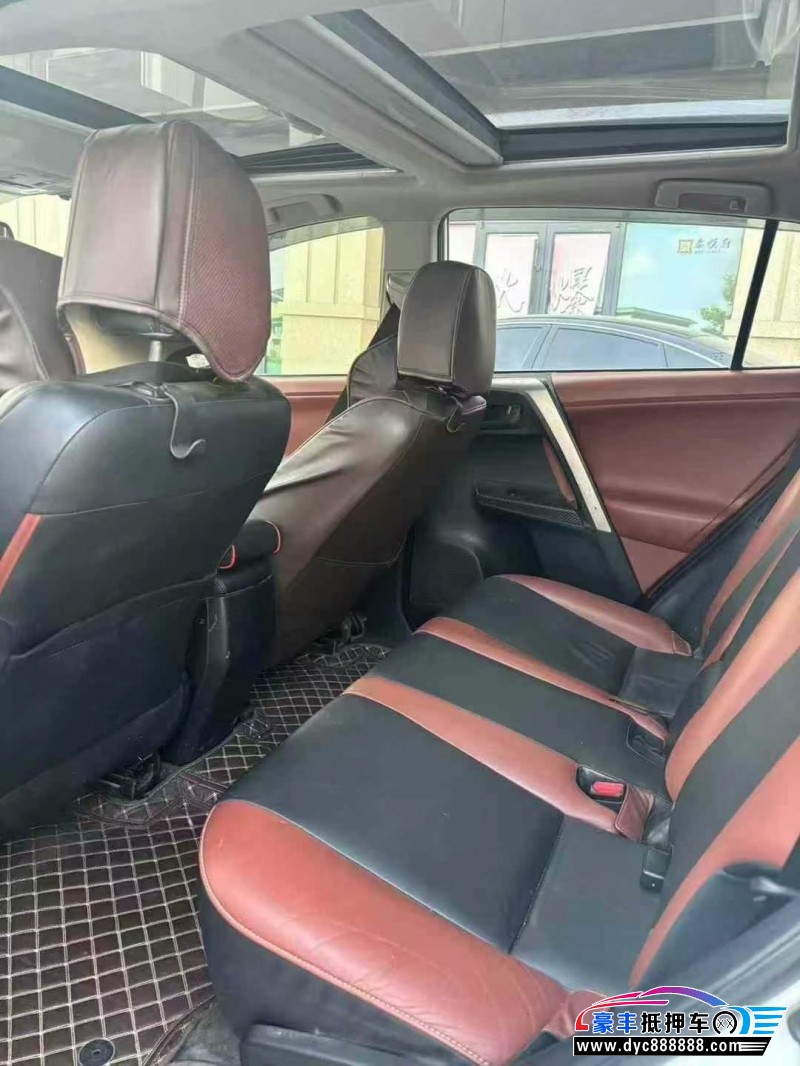15年丰田RAV4荣放轿车抵押车出售