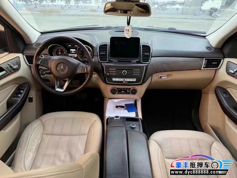 17年奔驰GLE轿车抵押车出售