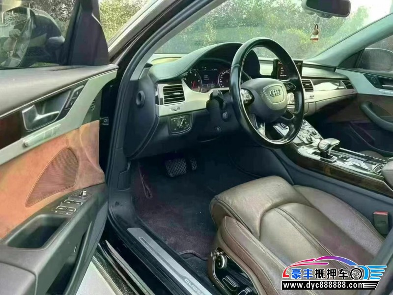 17年奥迪A8轿车抵押车出售