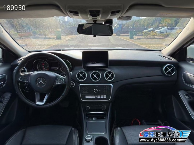 19年奔驰CLA轿车抵押车出售