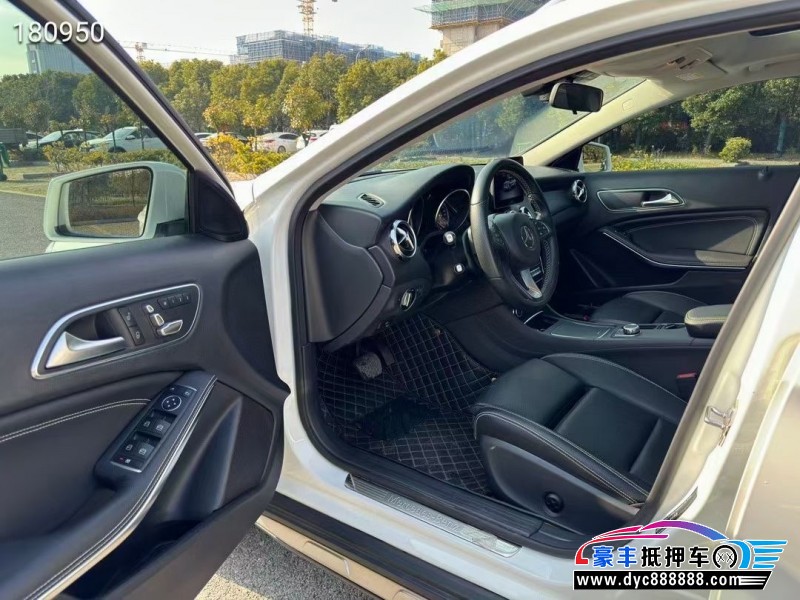 19年奔驰CLA轿车抵押车出售