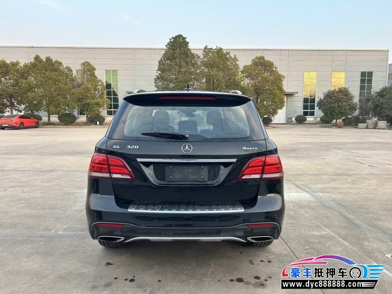 17年奔驰GLE轿车抵押车出售