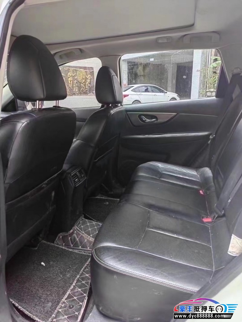 16年日产奇骏轿车抵押车出售