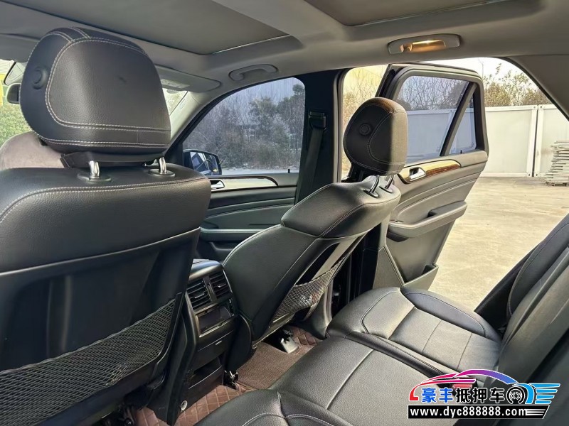 15年奔驰ML轿车抵押车出售