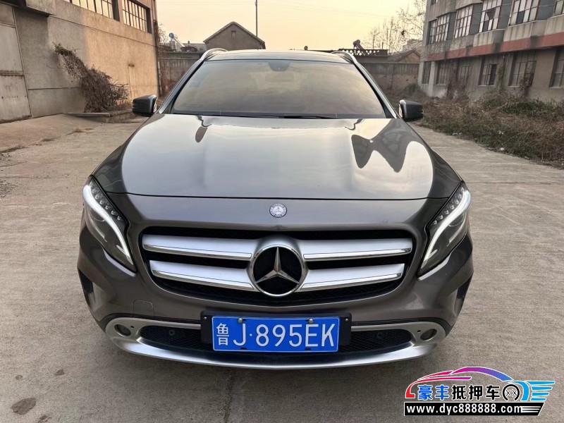 14年奔驰GLA轿车抵押车出售