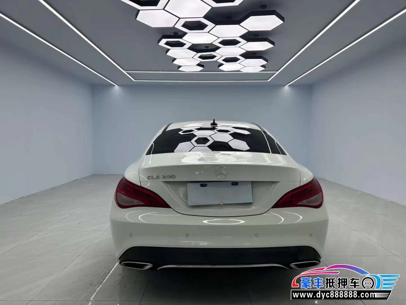 18年奔驰CLA轿车抵押车出售