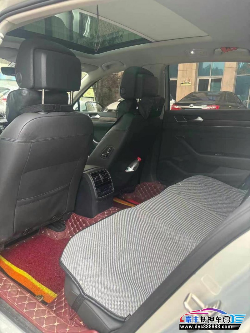 20年大众迈腾轿车抵押车出售