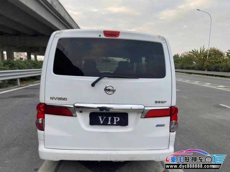 15年日产NV200轿车抵押车出售