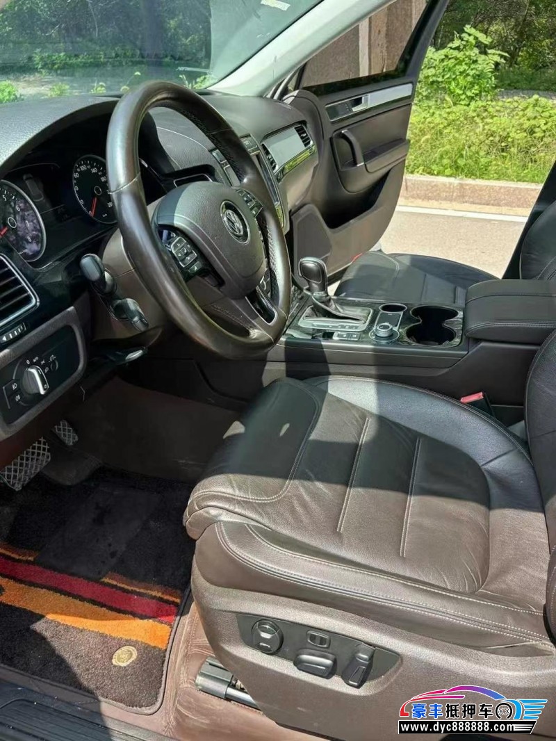 17年大众途锐SUV抵押车出售