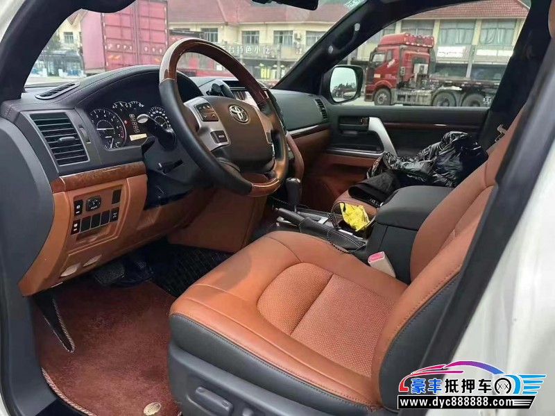 16年丰田兰德酷路泽（陆巡）轿车抵押车出售