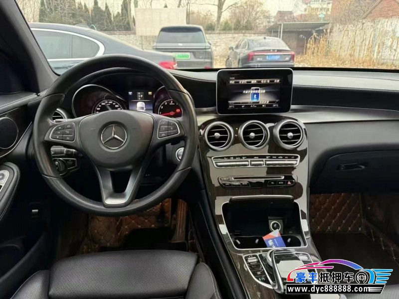 18年奔驰GLC轿车抵押车出售