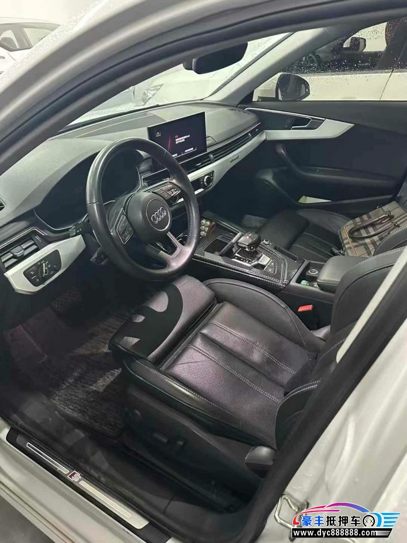 21年奥迪A4L轿车抵押车出售