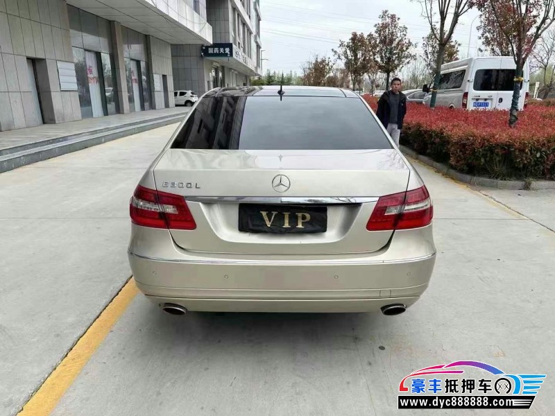 12年奔驰E轿车抵押车出售