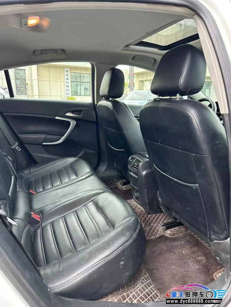 16年别克君威轿车抵押车出售