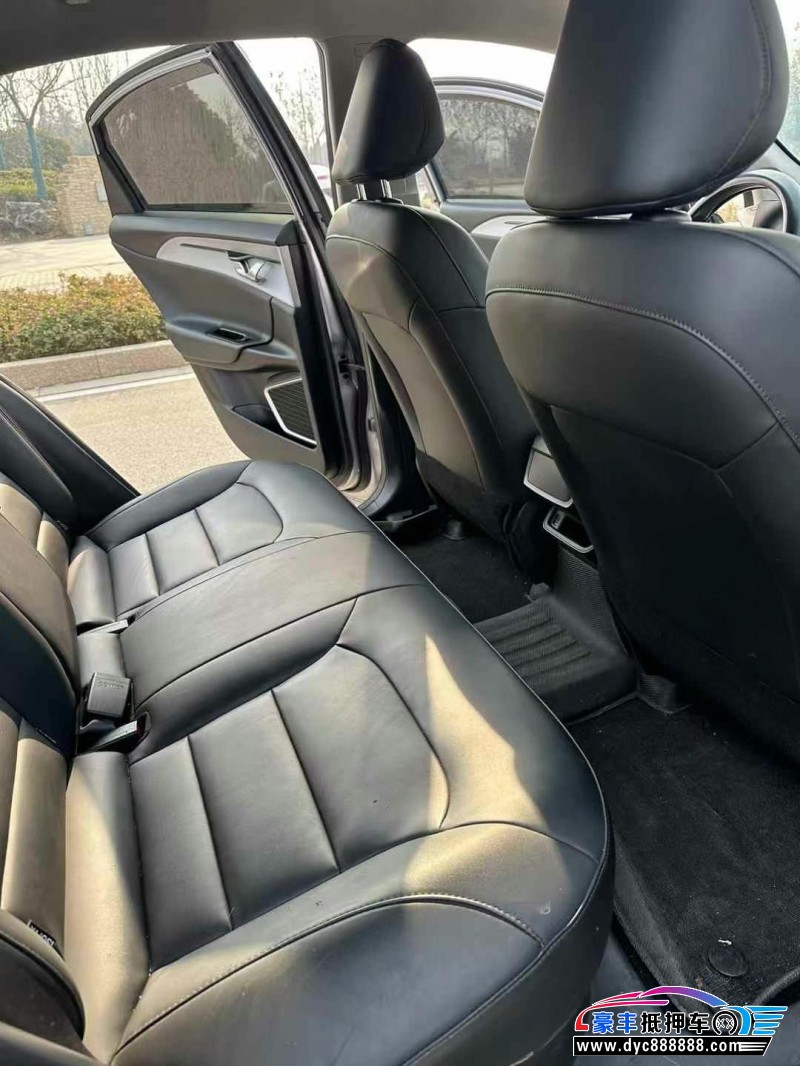 24年吉利几何轿车抵押车出售