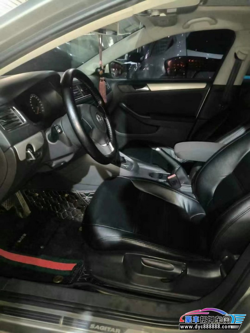 15年大众速腾轿车抵押车出售