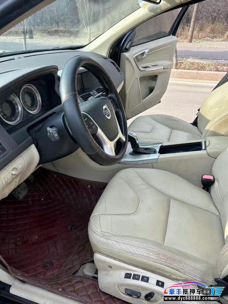13年沃尔沃XC60轿车抵押车出售