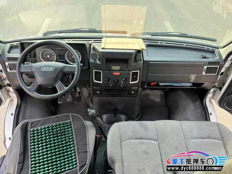 21年依维柯得意轿车抵押车出售