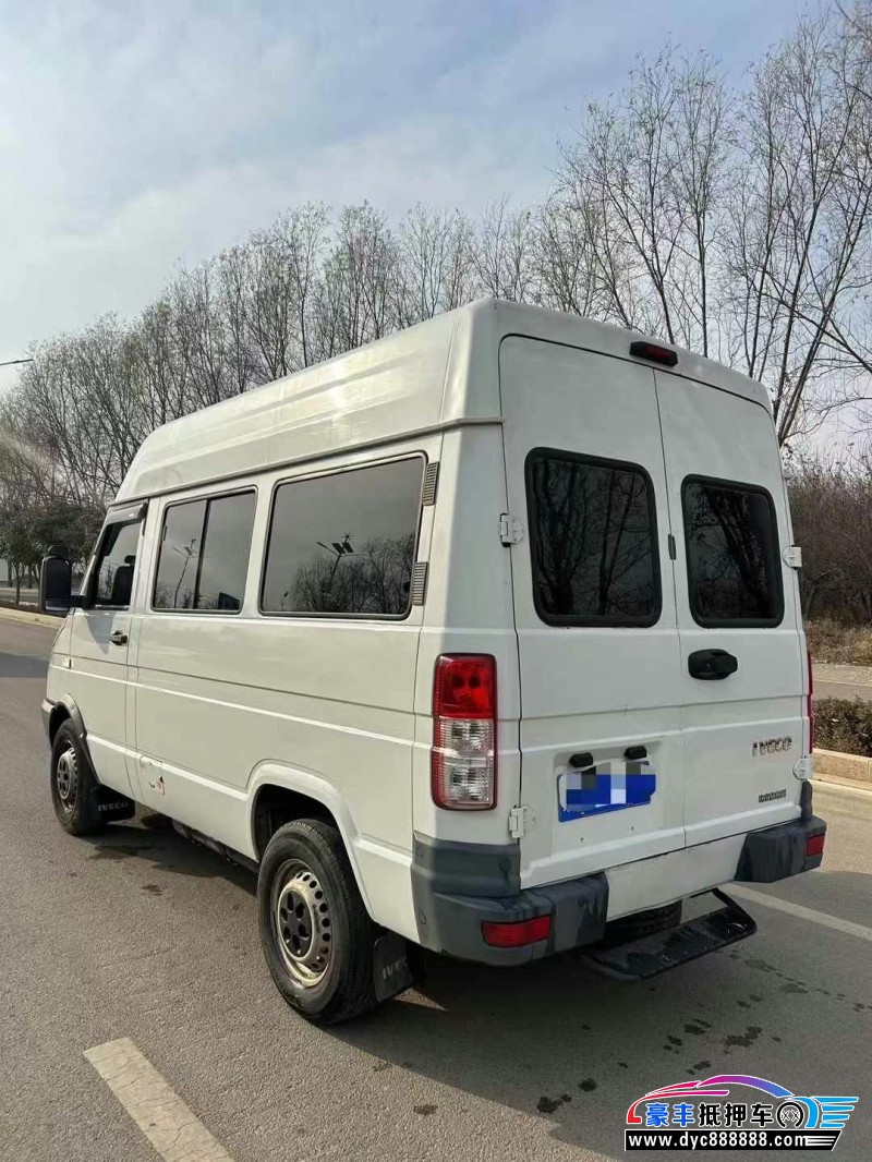 21年依维柯得意轿车抵押车出售