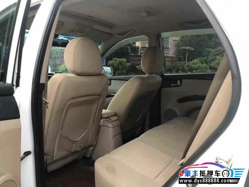 15年起亚狮跑轿车抵押车出售