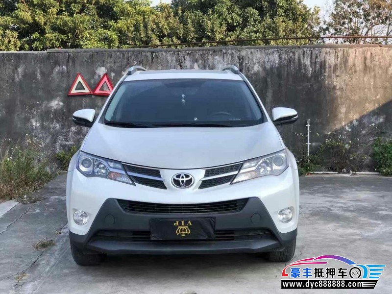 15年丰田RAV4轿车抵押车出售
