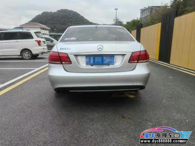 13年奔驰E轿车抵押车出售