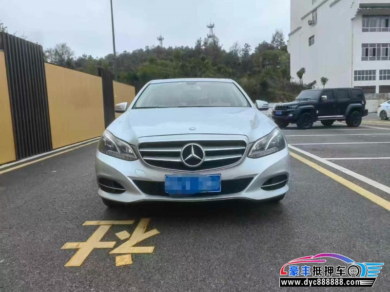 13年奔驰E轿车抵押车出售