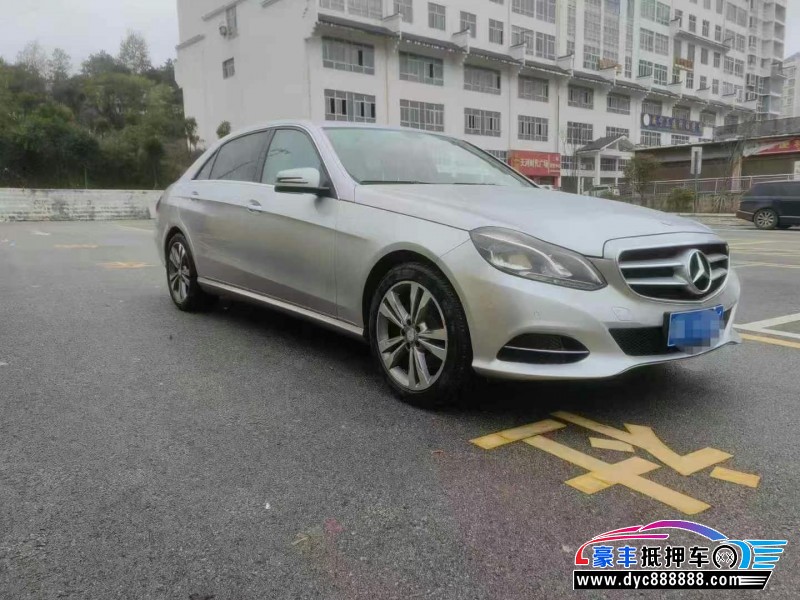 13年奔驰E轿车抵押车出售