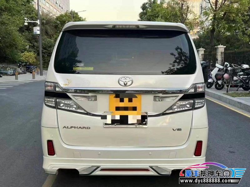 13年丰田埃尔法轿车抵押车出售