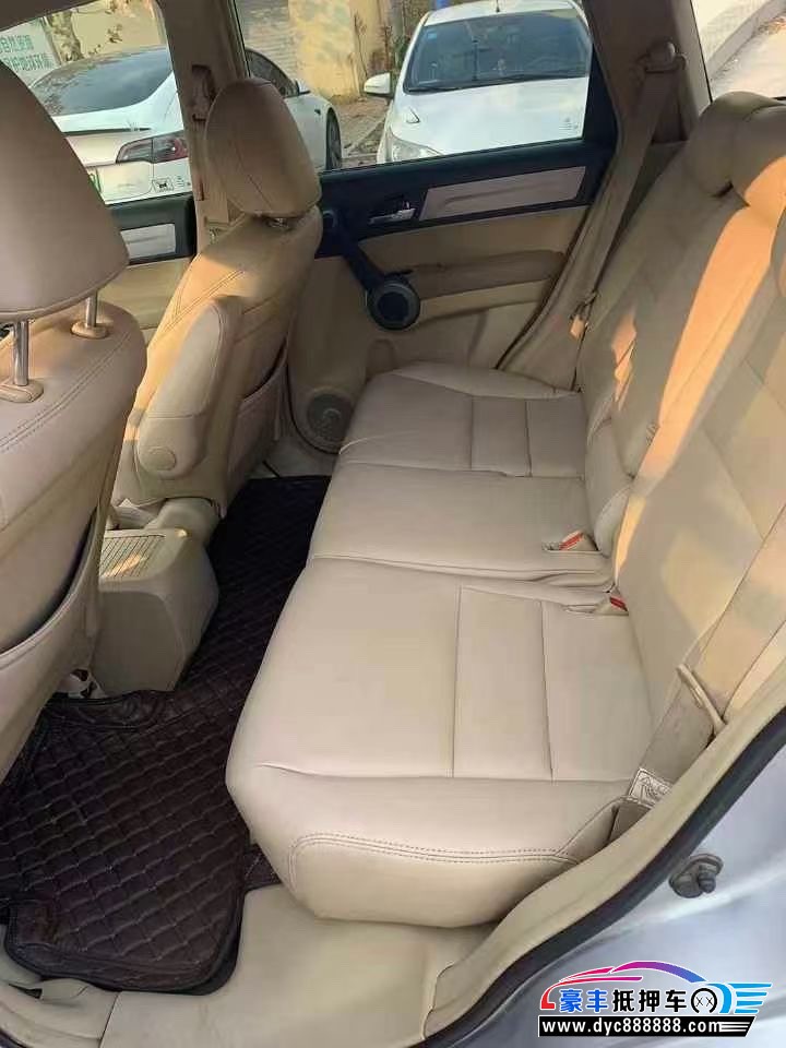 12年本田CR-V轿车抵押车出售